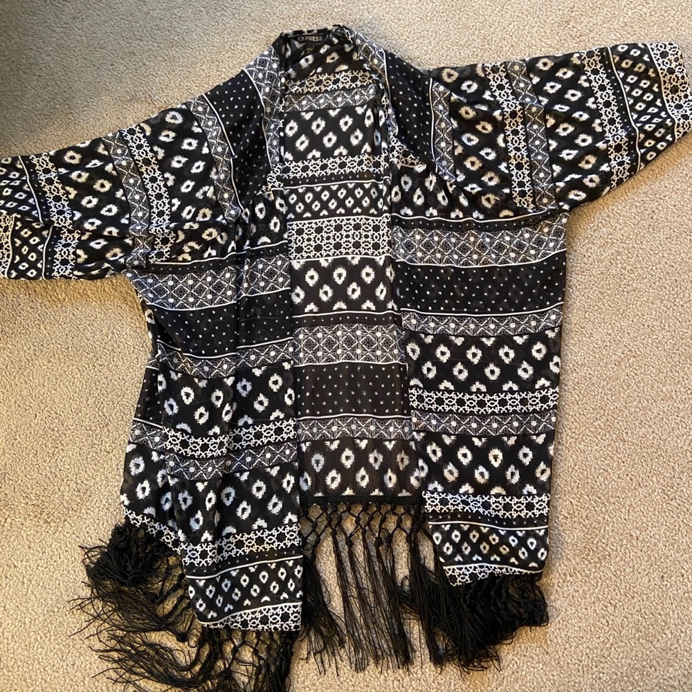 Express Black and White Kimono